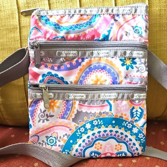 LeSportsac Crossbody Bag - Picture 1 of 9